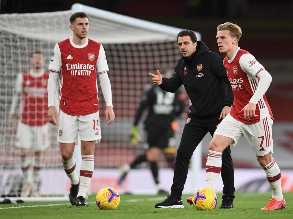 求自己在場 求自己在場